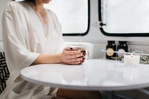mise en beauté mariée kimono dentelle