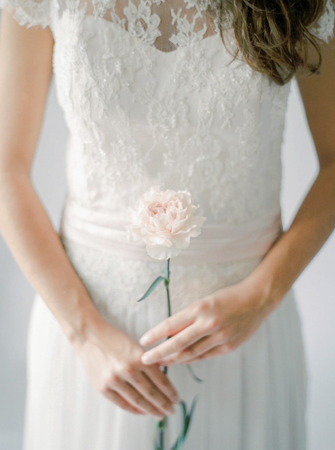 robe de mariée rose poudré modèle Soline signé kamélion-couture