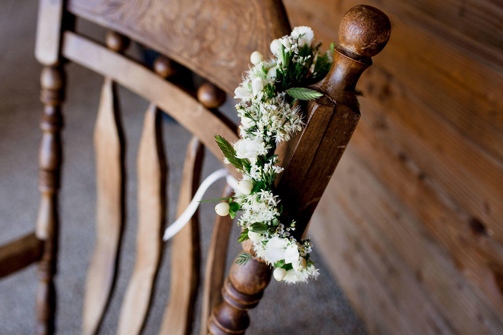 Lors de leur mariage les deux femmes portaient des couronnes de fleurs réalisées par Anouk Autier.