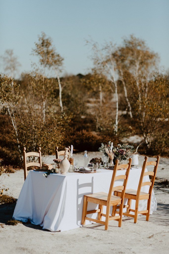 Une belle décoration de table au couleur nude.