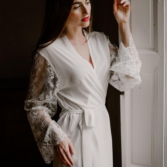 cerise kimono nuptial en dentelle de calais caudy