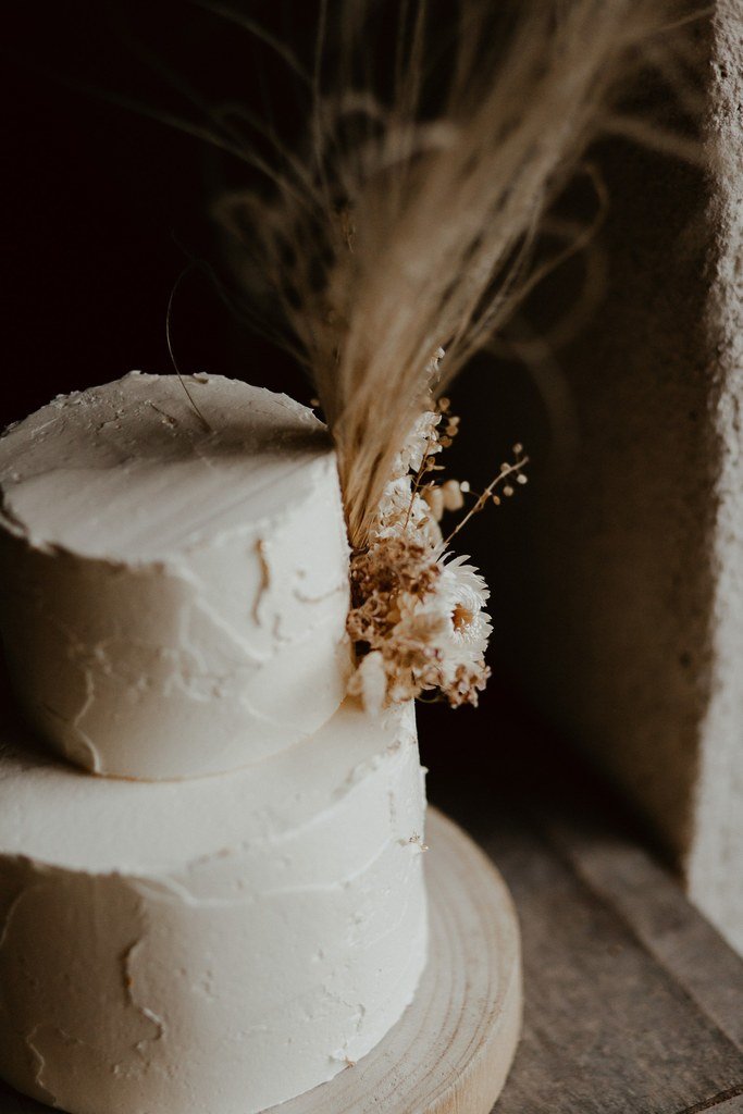 Un wedding cake très nature créé par Petite Douce.