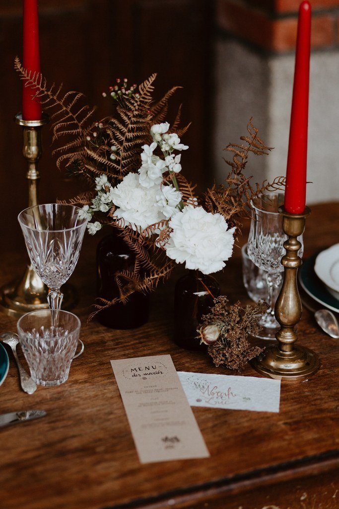 La table des invités est très belle.