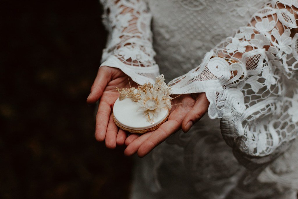 Des petits gâteaux pour les invités du mariage.