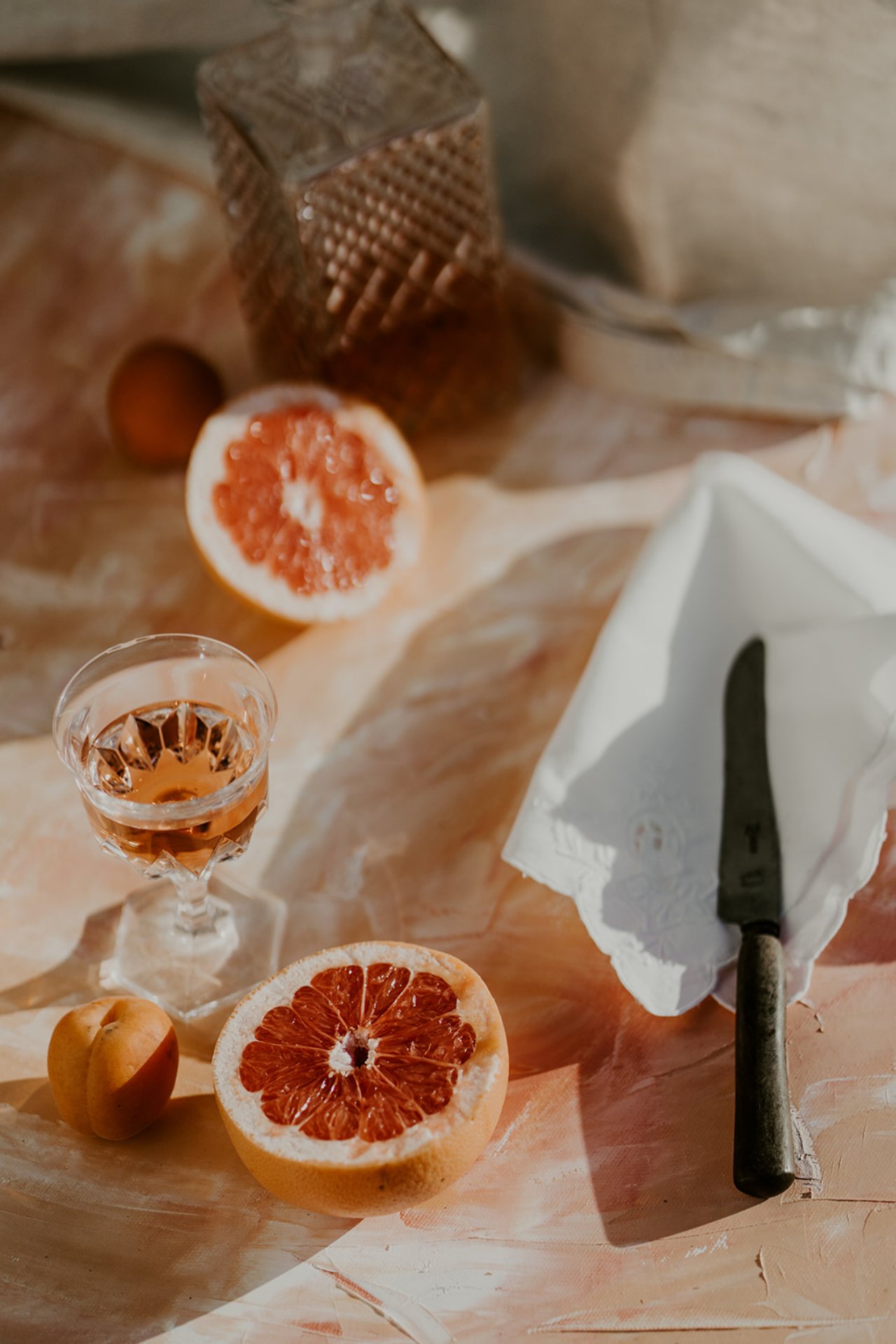 C'est une belle idée pour décore la table de son mariage. Des agrumes juste coupé en deux.