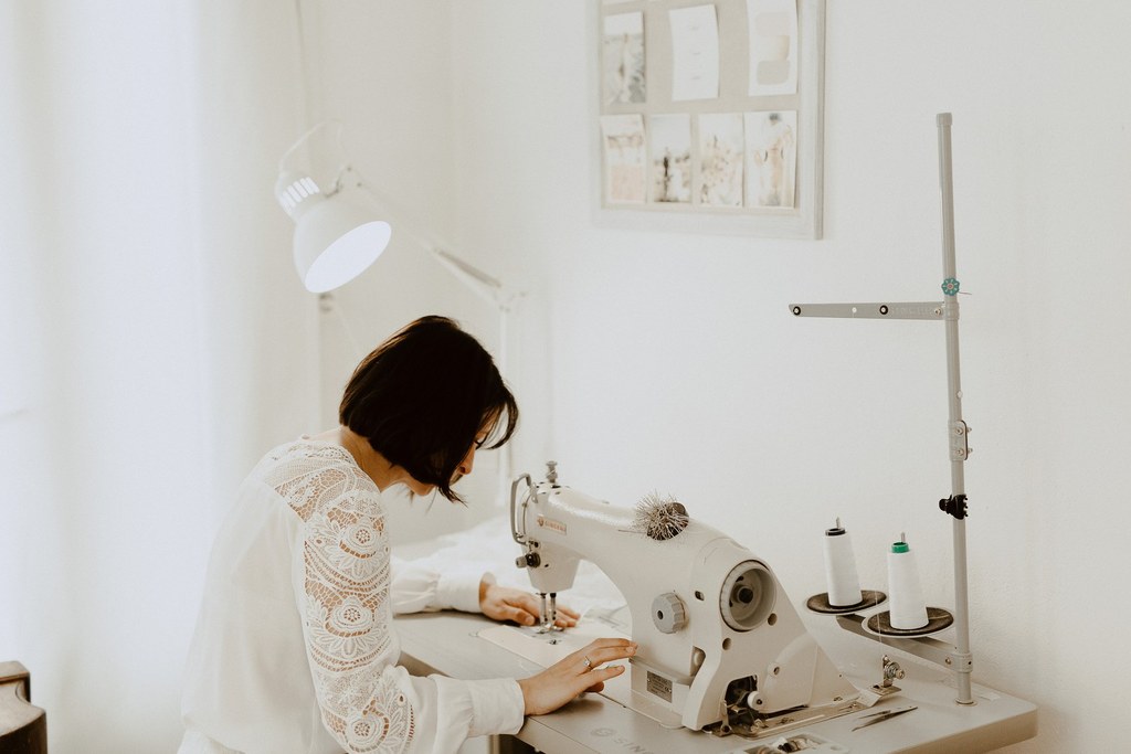 le processus de conception des robes ecoresponsable de laetitia drouet.