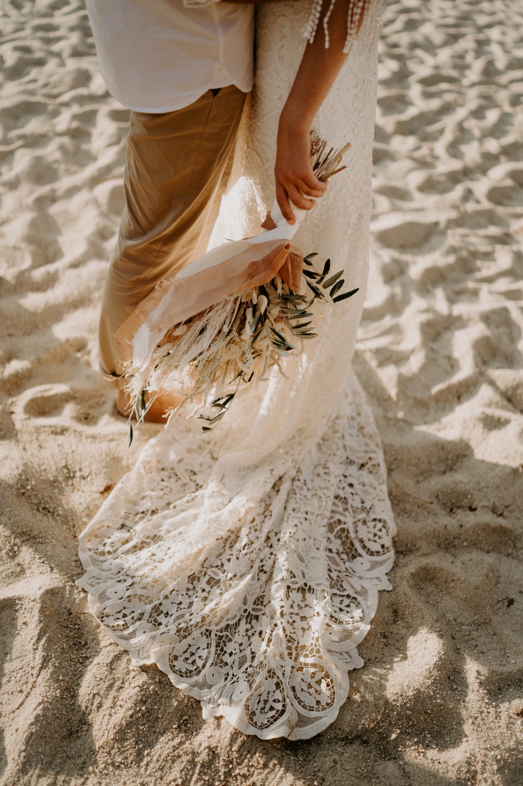 La robe de Ameline est une robe de mariée eco-responsable fabriqué près de Nantes.