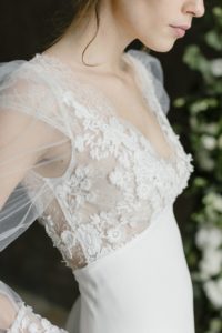 Inès est une belle robe de mariée avec des manches bouffante, ele est fabriqué en france.
