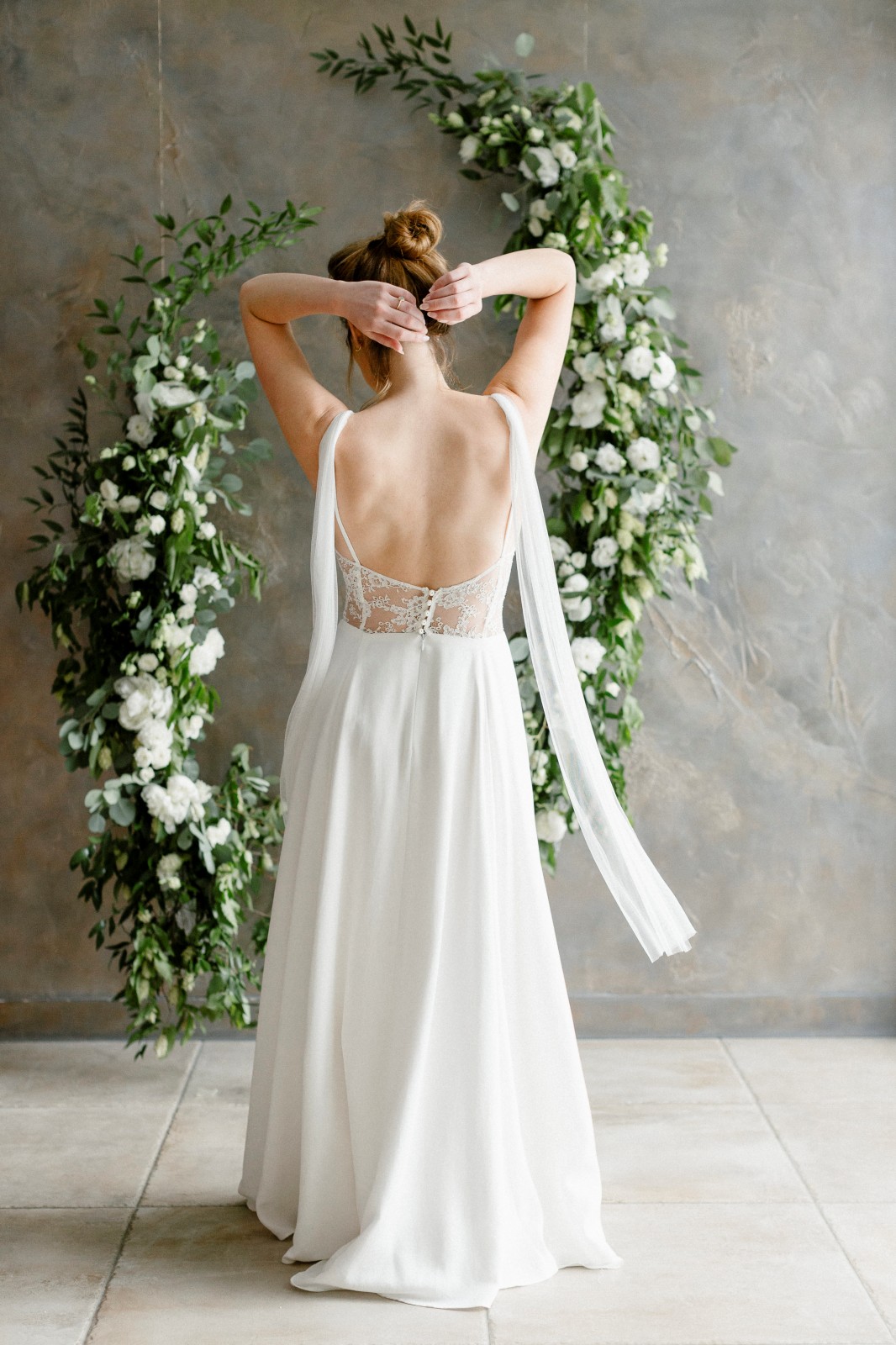 Une jolie robe de mariée fabriqué en France avec des chutes de tissu.