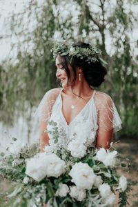 Wafae a choisi un très gros bouquet de mariée inspiration végétal.
