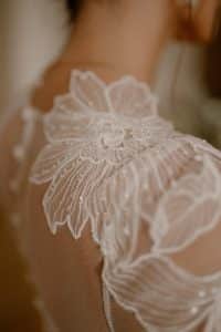 Detail de robe de mariée conçu avec des méthodes haute couture.